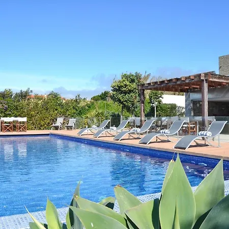 Villa Sleeps 14 Pool Wifi